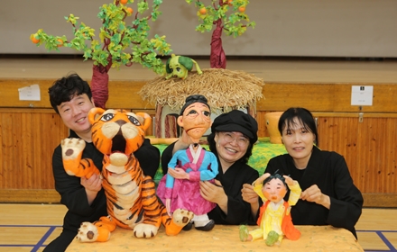 Paper-made Puppetry <Dongdongdong Red-bean Soup Grandma / 4.15(MON) 10:00, 4.17(WED) 10:10 Gochang & Jinan 섬네일 파일